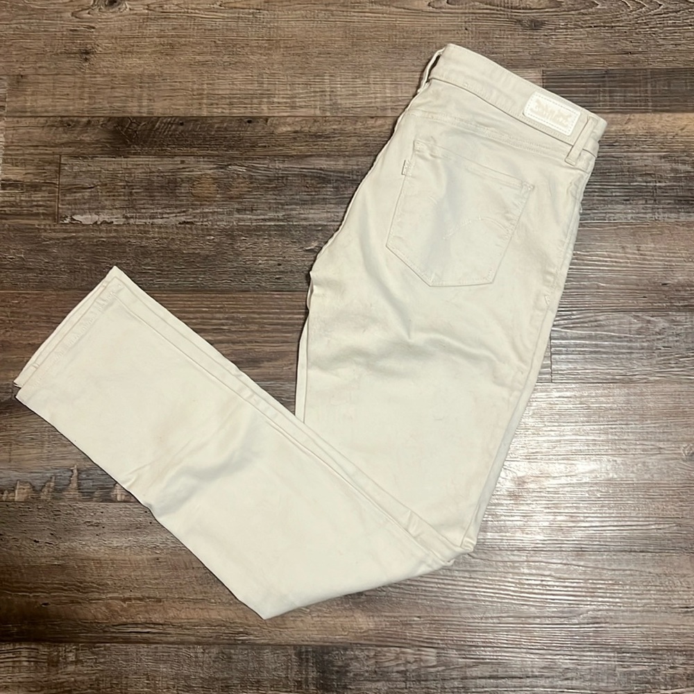 🥥 Levi’s skinny pants 🥥